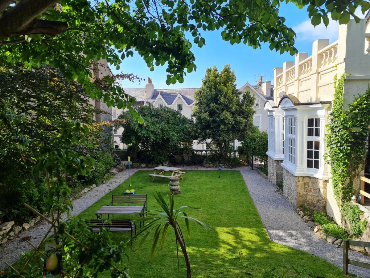 The Chelsea Bed & Breakfast Llandudno Exterior photo