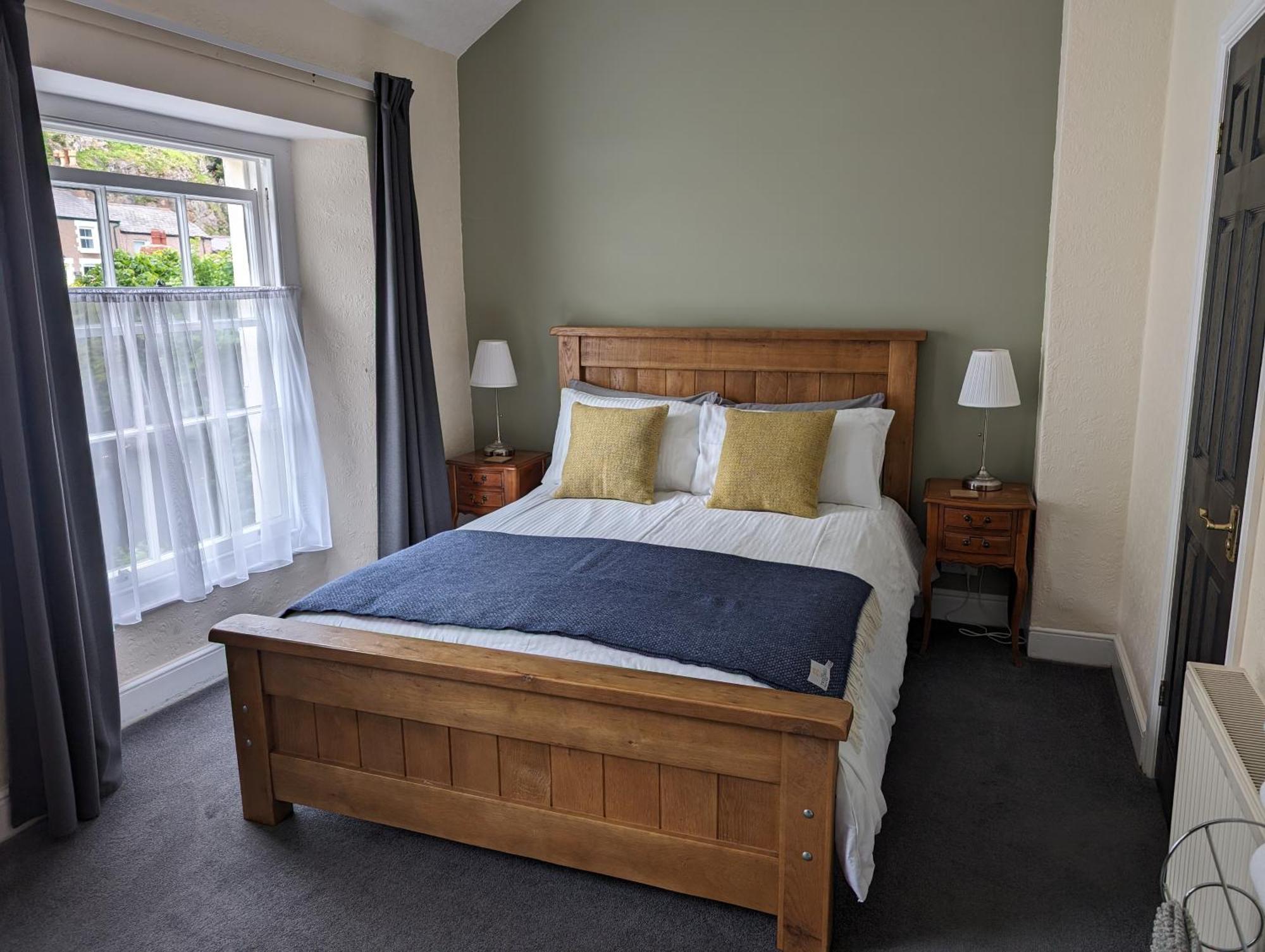 The Chelsea Bed & Breakfast Llandudno Exterior photo