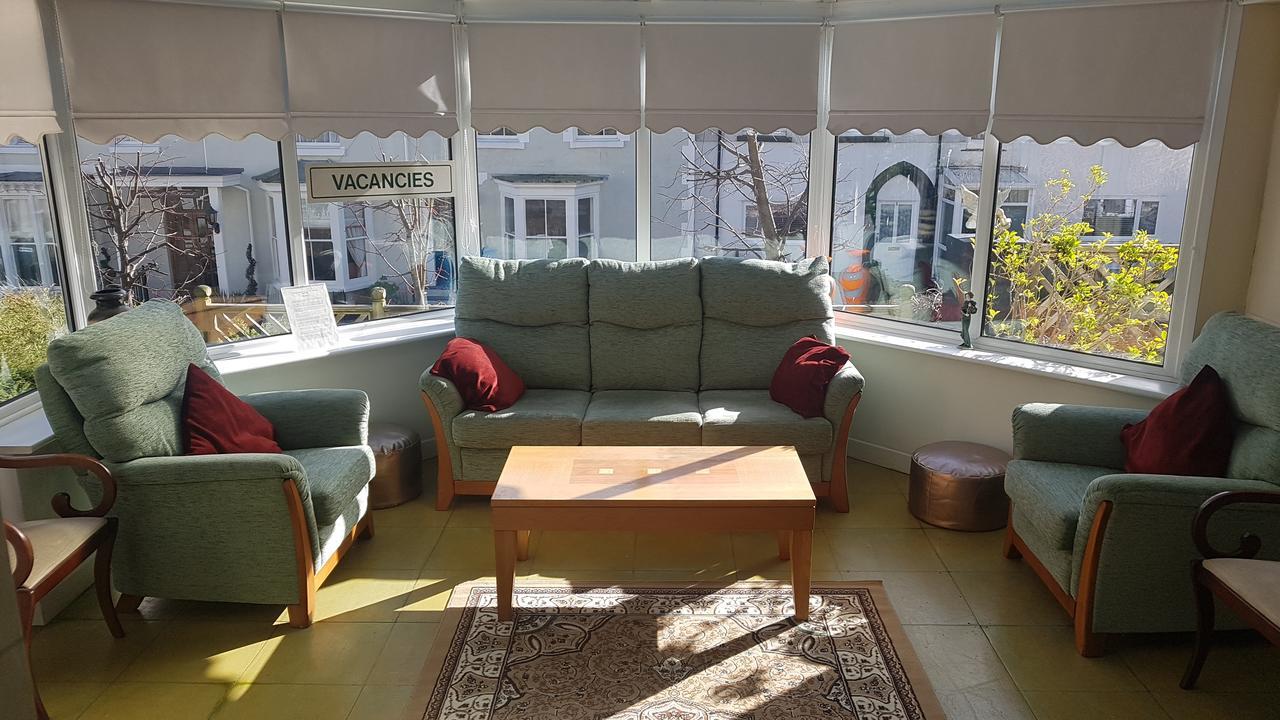 The Chelsea Bed & Breakfast Llandudno Exterior photo