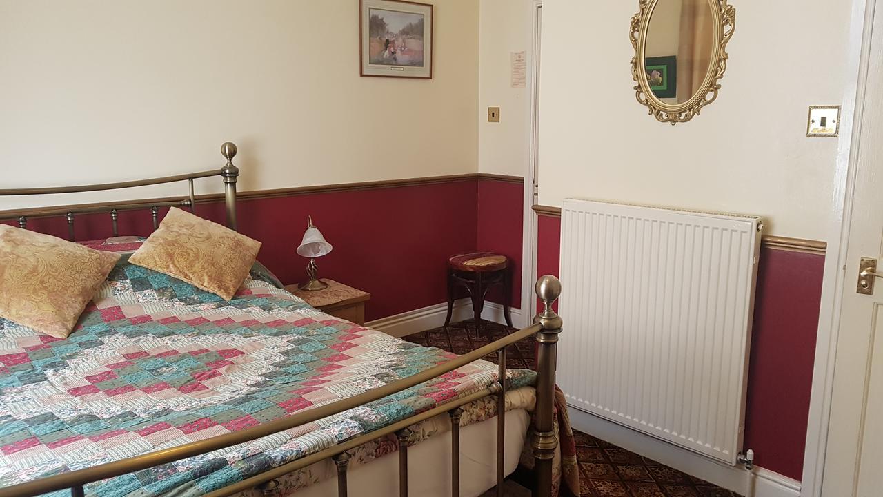 The Chelsea Bed & Breakfast Llandudno Exterior photo
