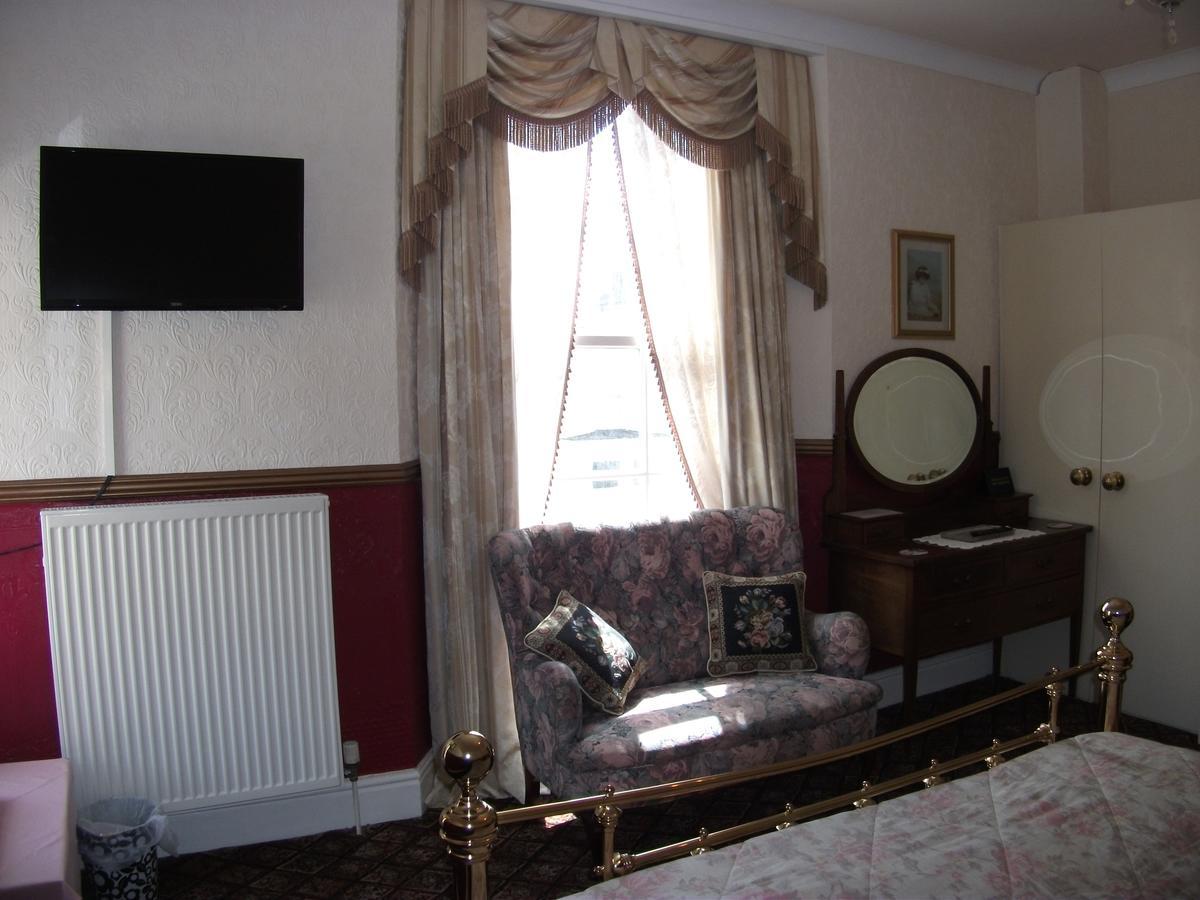 The Chelsea Bed & Breakfast Llandudno Exterior photo